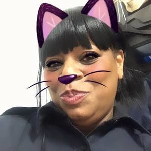 Meet your Posher, Dee-shell